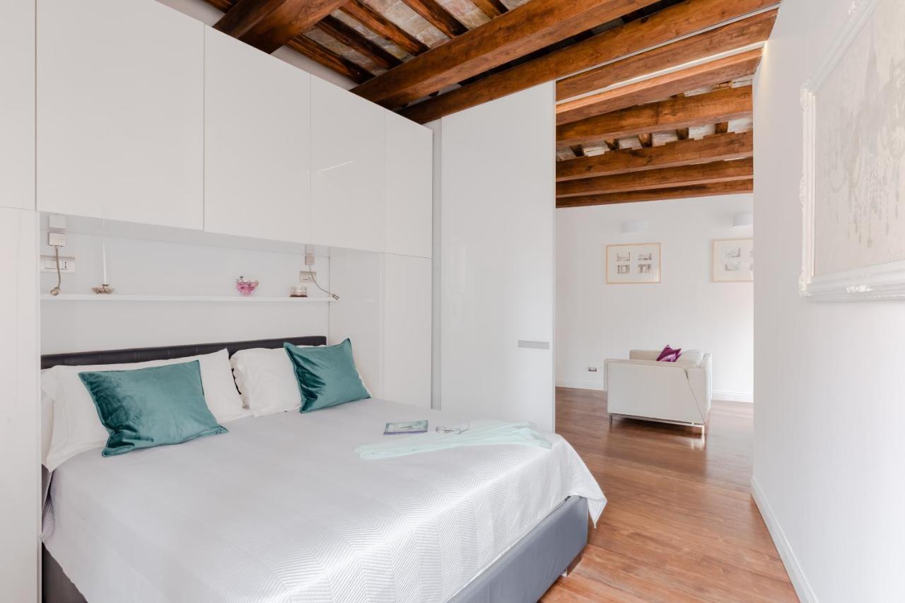Nostromondo Ciancaleoni Palace Lägenhet Rom